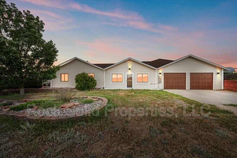 753 Latigo Loop in Cheyenne, WY - Building Photo