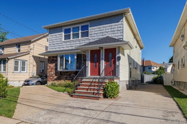 72 Althouse Ave in East Rockaway, NY - Building Photo - Building Photo