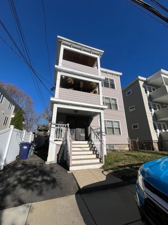 10 Ashland St in Boston, MA - Building Photo