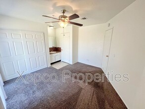 13615 Verbena Dr in Desert Hot Springs, CA - Building Photo - Building Photo