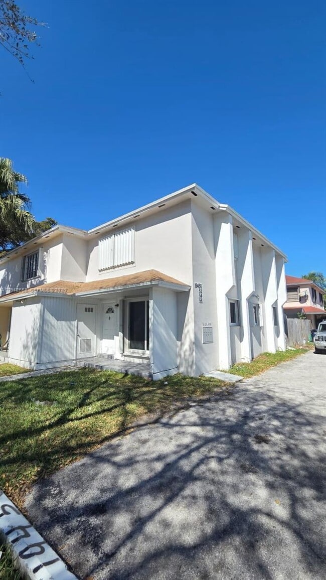 19450 SW 103rd Ct in Cutler Bay, FL - Building Photo - Building Photo