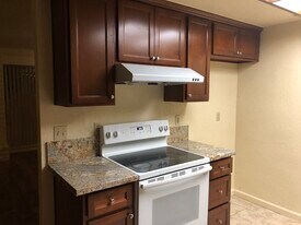 5400 Pomegranate Ave in Sacramento, CA - Building Photo