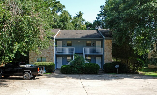 2134 Corinne St in Tallahassee, FL - Foto de edificio - Building Photo