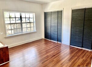 12780 Westview Dr, Unit Rosi in Miami, FL - Foto de edificio - Building Photo