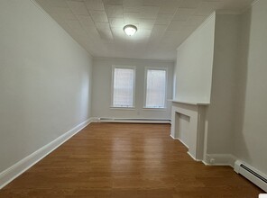 29 Clarke Ave, Unit 1L in Jersey City, NJ - Building Photo - Building Photo