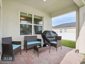 1009 Jacaranda Pkwy E in Cape Coral, FL - Building Photo - Building Photo