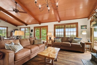 573 Meadow Ave in Banner Elk, NC - Foto de edificio - Building Photo