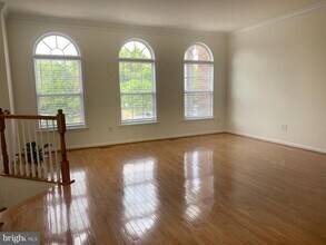 20924 Duryea Terrace in Ashburn, VA - Building Photo - Building Photo