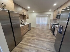 5355 E Falls View Dr in San Diego, CA - Building Photo - Building Photo