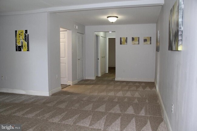 3360 Woodburn Rd in Annandale, VA - Building Photo - Building Photo