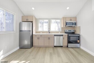 1193 Union Valley Rd in West Milford, NJ - Foto de edificio - Building Photo