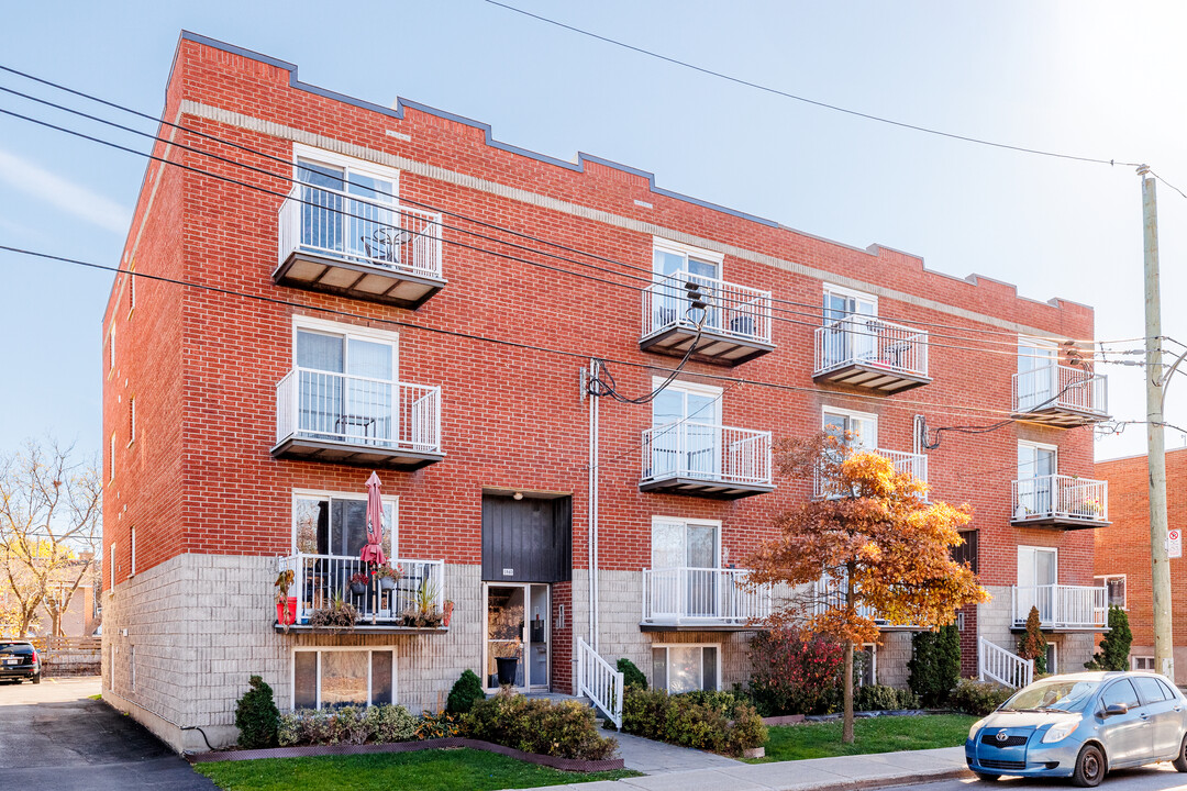 3960 Évangéline Rue in Verdun, QC - Building Photo