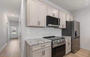 101 Foster Grove Drive in Youngsville, LA - Building Photo - Building Photo