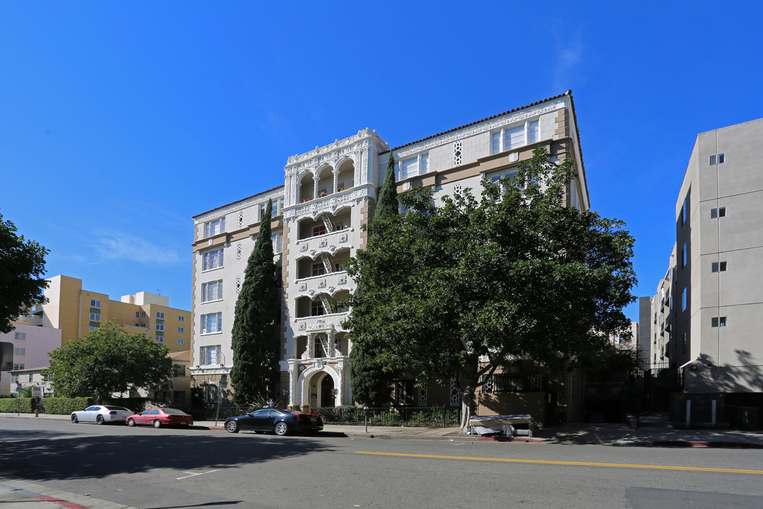 La Leyenda Apartments in Los Angeles, CA - Building Photo