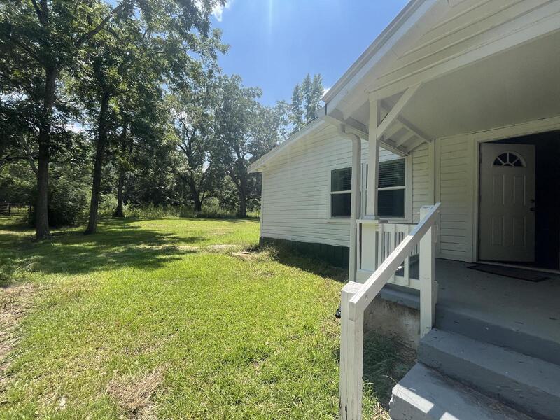 4114 2nd Ave in Laurel Hill, FL - Building Photo