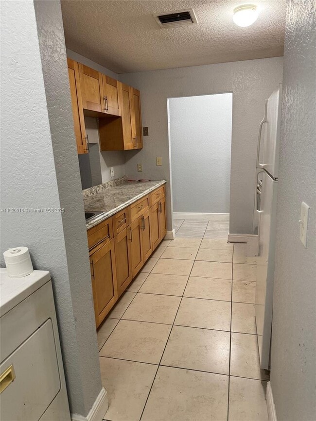 21132 NW 39th Ave in Miami Gardens, FL - Foto de edificio - Building Photo