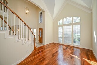 1547 Lakeside Enclave Dr in Houston, TX - Building Photo - Building Photo