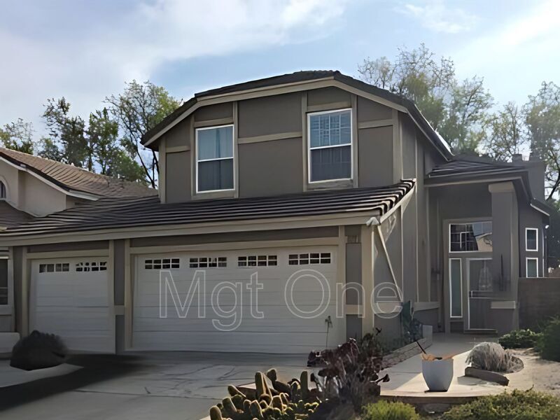 13723 Berkeley Ct in Fontana, CA - Building Photo