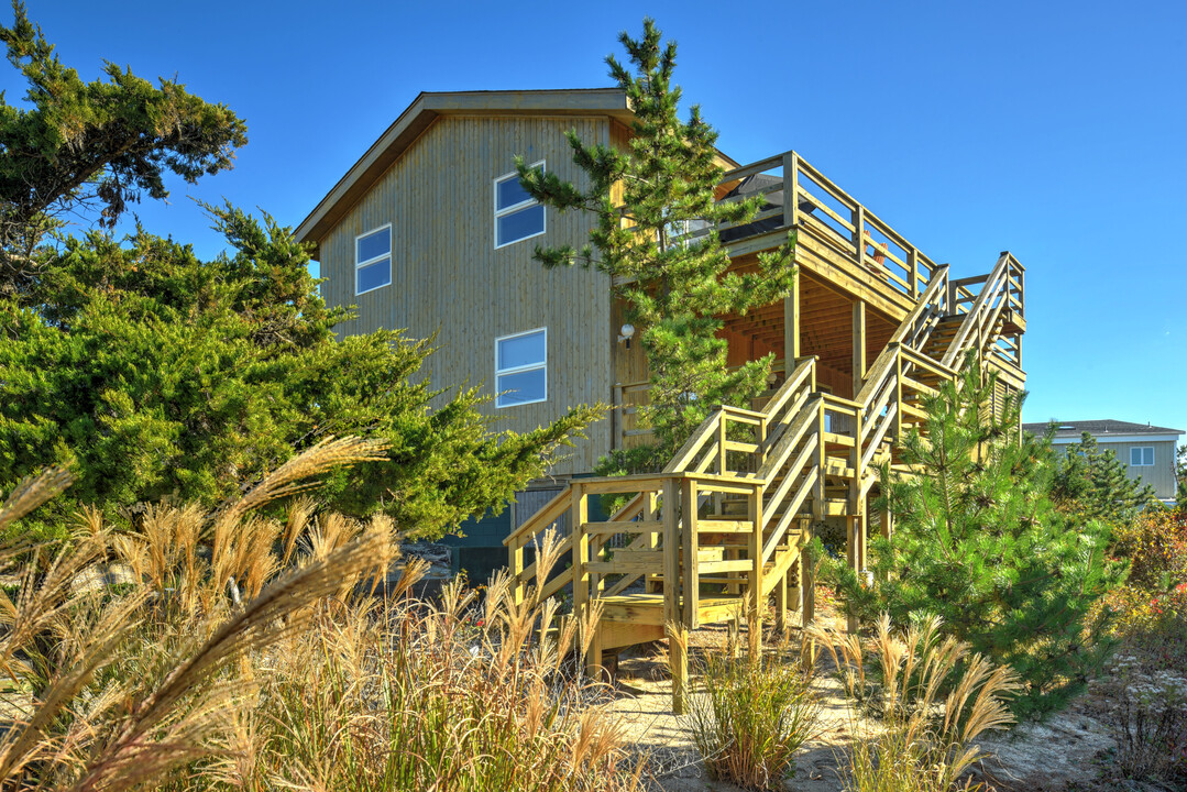 84 Osprey Rd in Amagansett, NY - Building Photo