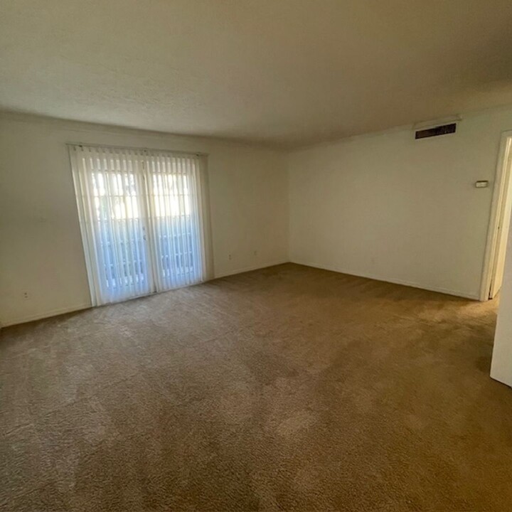 415 Wymore Rd-Unit -415-101 in Altamonte Springs, FL - Building Photo