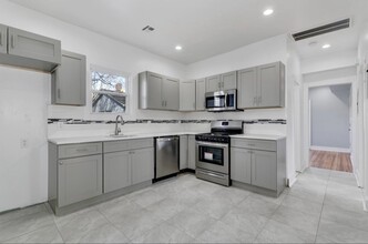 53 Oak Ave, Unit 2 in Irvington, NJ - Building Photo - Building Photo