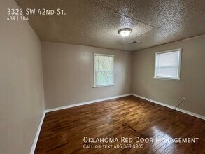 3323 SW 42nd St in Oklahoma City, OK - Building Photo - Building Photo