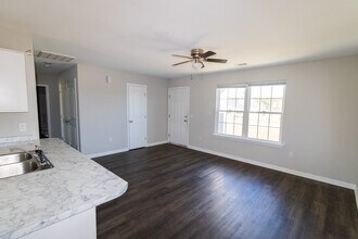 218 Evans Ter in Statesboro, GA - Foto de edificio - Building Photo