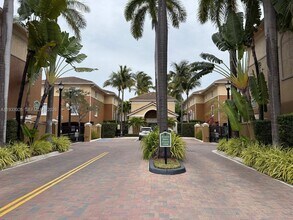 2961 NE 185th St in Aventura, FL - Building Photo - Building Photo