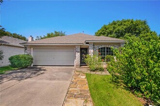 4800 Rutherglen Dr in Austin, TX - Building Photo - Building Photo