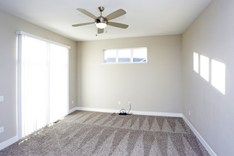 Boulder Pointe Townhomes/ Tallgrass Ranches in Waukee, IA - Building Photo - Interior Photo