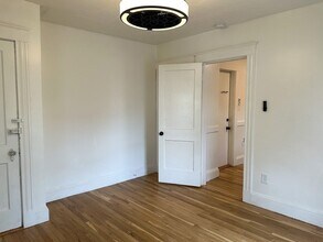 105 Chubbuck St, Unit 2 in Quincy, MA - Foto de edificio - Building Photo
