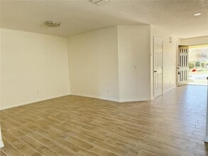 760 Cresting Oak Cir in Orlando, FL - Building Photo - Building Photo