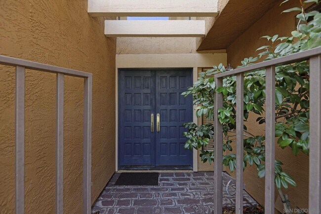 2585 Caminito Muirfield in San Diego, CA - Building Photo - Building Photo