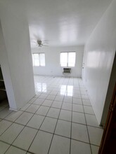 25-31 Navarre Ave in Coral Gables, FL - Building Photo - Building Photo