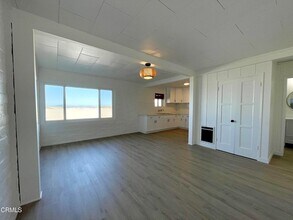 3289 Ocean Dr-Unit -Apt1 in Oxnard, CA - Building Photo - Building Photo