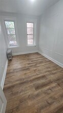 7817 Roosevelt Ave in Queens, NY - Building Photo - Building Photo