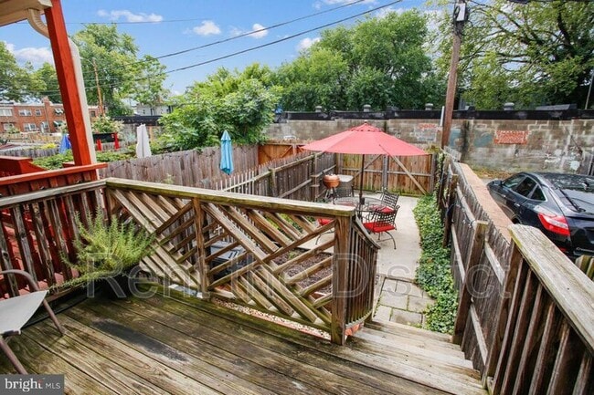 property at 2005 Gales St NE