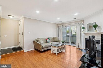 18202 Chalet Dr in Germantown, MD - Building Photo - Building Photo