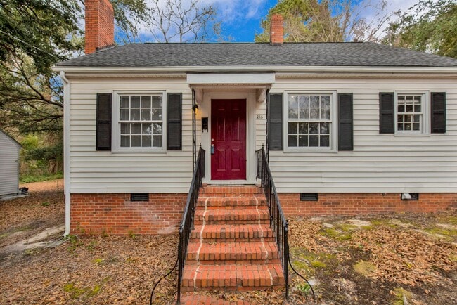 216 Hawthorne Rd in Fayetteville, NC - Building Photo - Building Photo