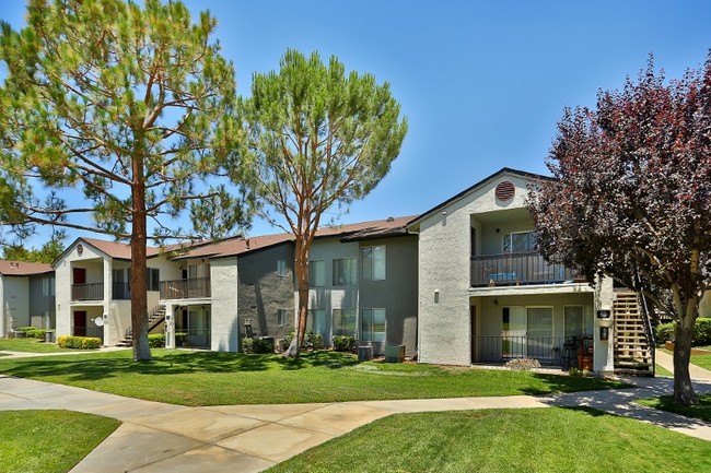 Town Square in Lancaster, CA - Foto de edificio - Building Photo