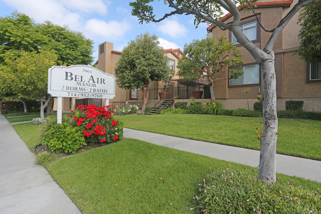 Bel Air Manor Apartments in Anaheim, CA - Foto de edificio