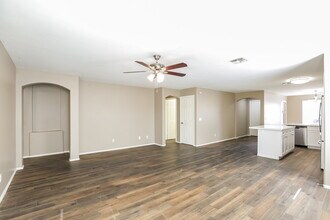 6537 W Hilton Ave in Phoenix, AZ - Building Photo - Building Photo
