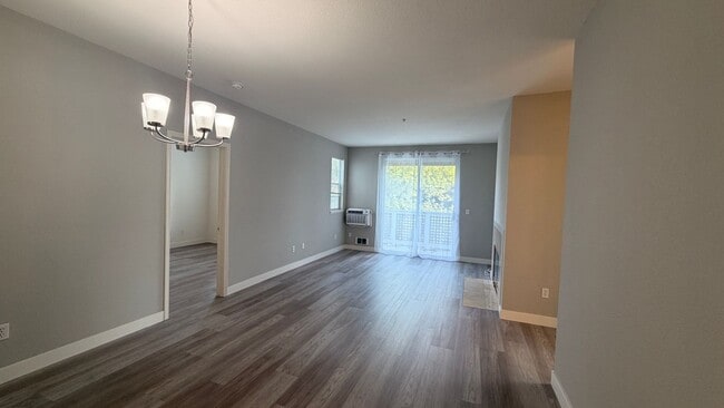 250 Santa Fe Terrace in Sunnyvale, CA - Building Photo - Building Photo