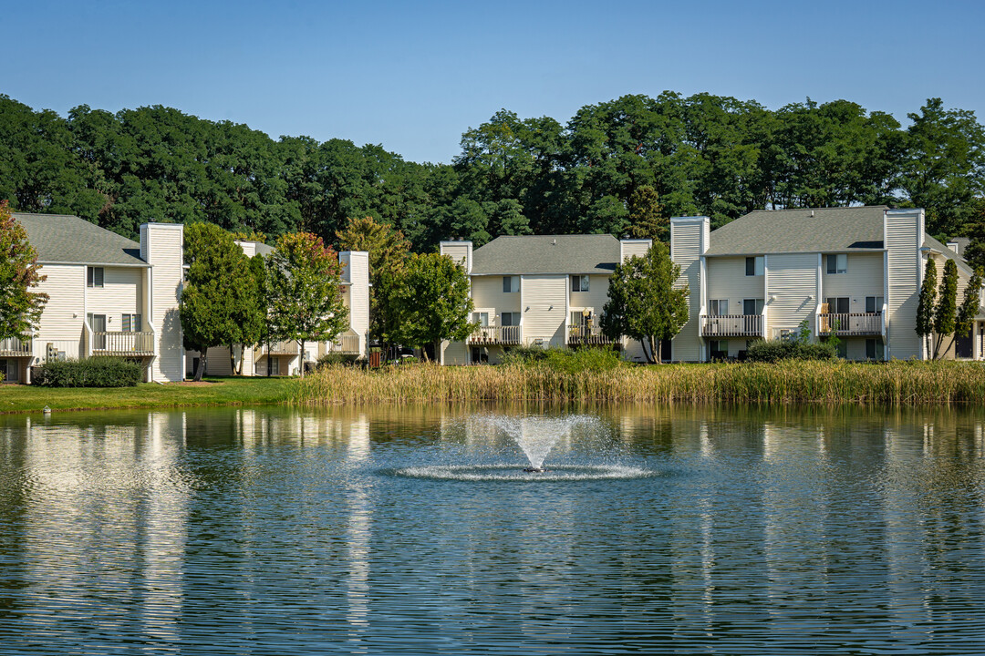 Alpine Lake Apartments in Jackson, MI - Foto de edificio