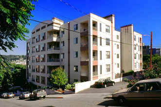 Hayes Court in Seattle, WA - Building Photo - Building Photo