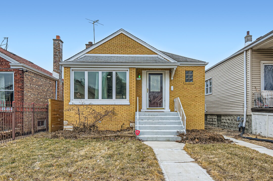 6112 S Kilbourn Ave in Chicago, IL - Building Photo