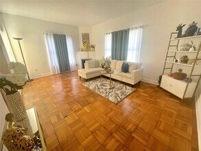 4035 Meridian Ave, Unit 201 in Miami Beach, FL - Building Photo - Building Photo