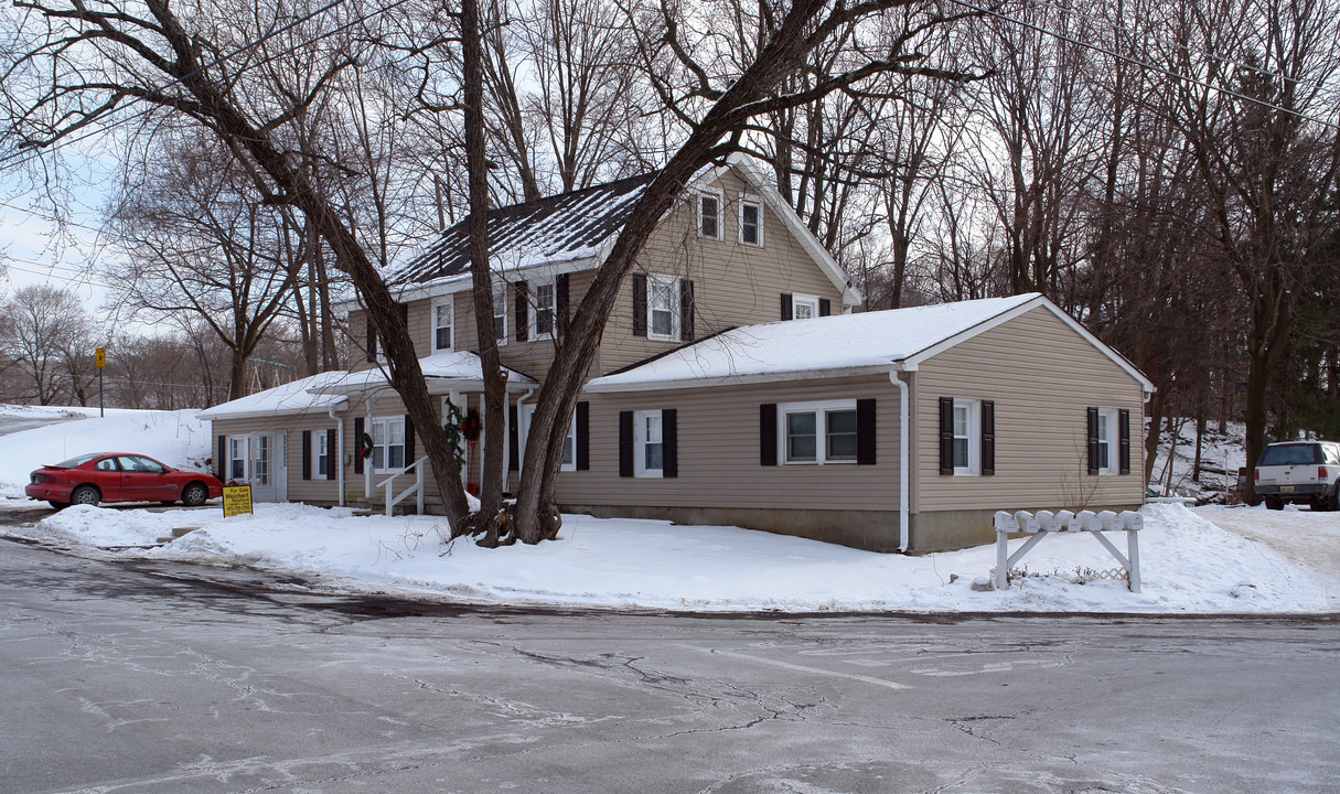 28-30 Taylor Rd in Franklin, NJ - Building Photo