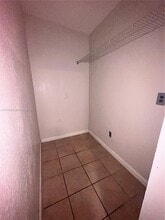 2222 Van Buren St in Hollywood, FL - Building Photo - Building Photo
