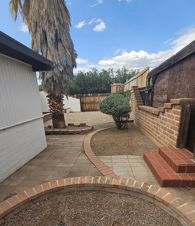 2120 N Edison Terrace in Tucson, AZ - Building Photo - Building Photo